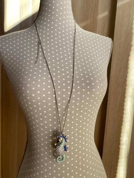 Náhrdelnîk morský koník, bijou brigitte