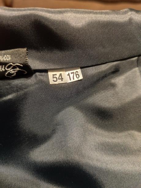 Čierny pánsky oblek s vestou, 54