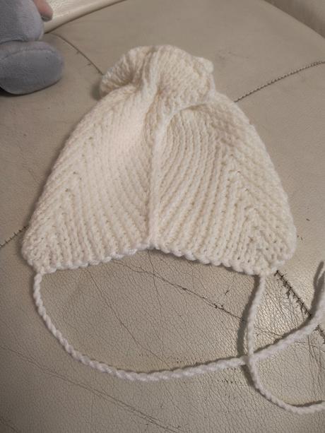 Biela čiapka obvod 40 cm, <50