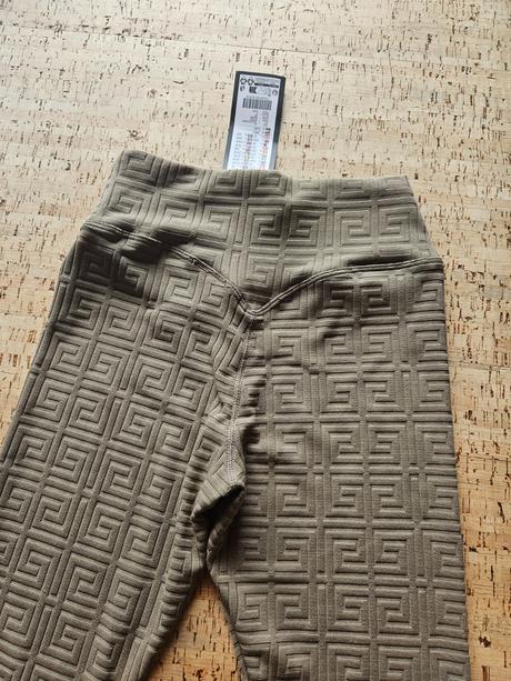 2x tvarujuce leginy, amisu,36 / s