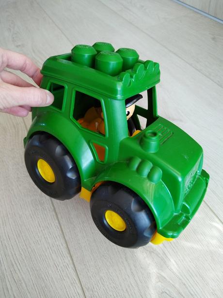 Traktor mega bloks john deer, 