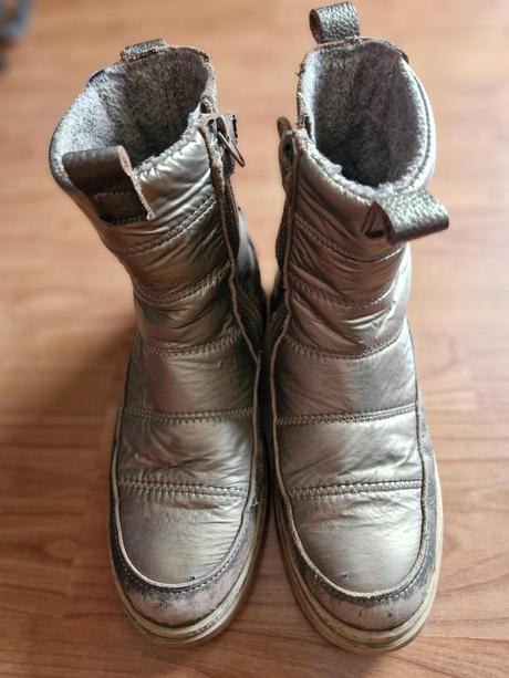 Dievcenske cizmizky, 38