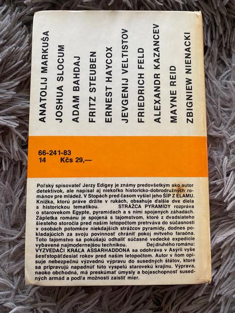 Stará retro kniha strážca pyramídy stopy 1983,