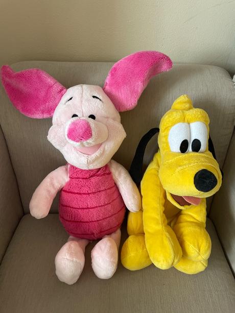 Plyšový piglet a pluto,