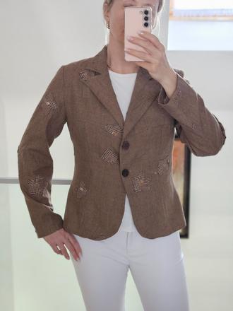 Sako s kvietkami, 40