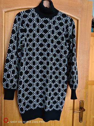 Karl lagerfeld originál svetríkové monogram šaty, m