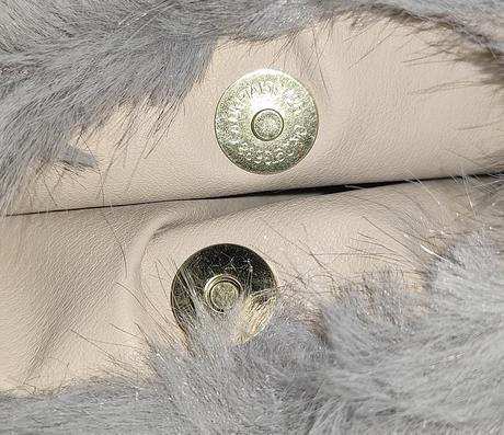 Sivá chlaptková kabelka, 