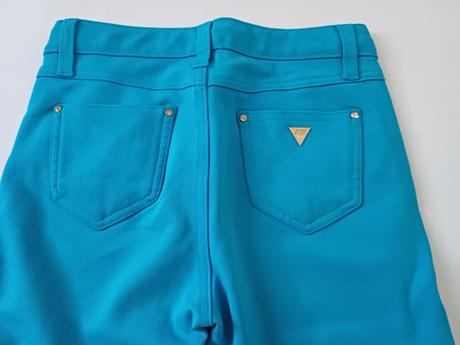 Tyrkysové nohavice, 24