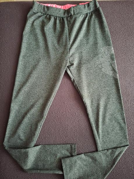 Dievčenské tepláky., 164