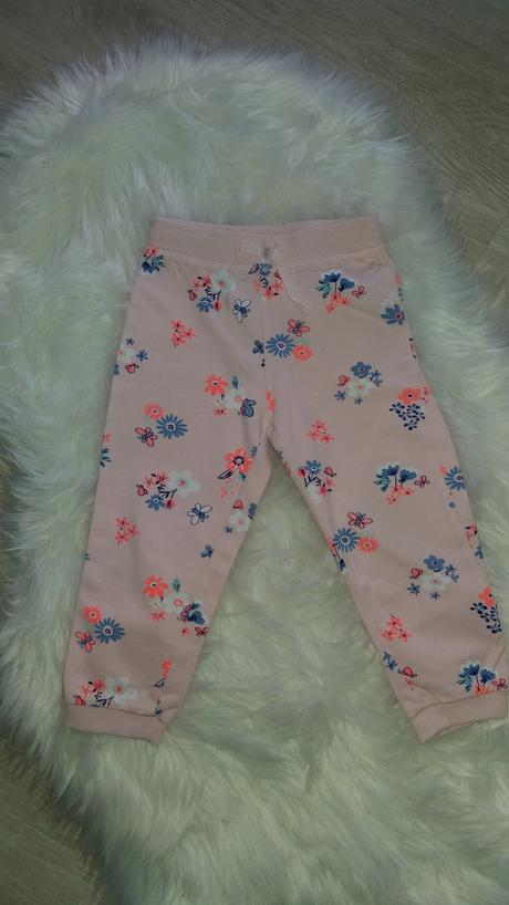 Kvetinkové tepláky, 98