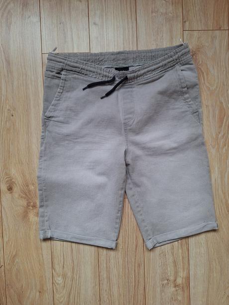 Šortky, c&a,182