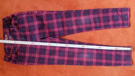 Tmavé kárované rifle, asi na 7-8 r., dopodopo,122