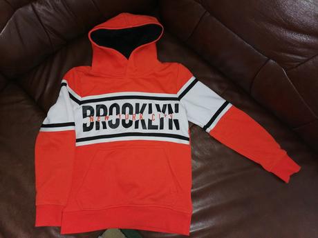 Predám krásnu mikinu, chapter young,134