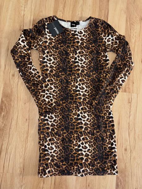 Nenosené šaty asos, 38