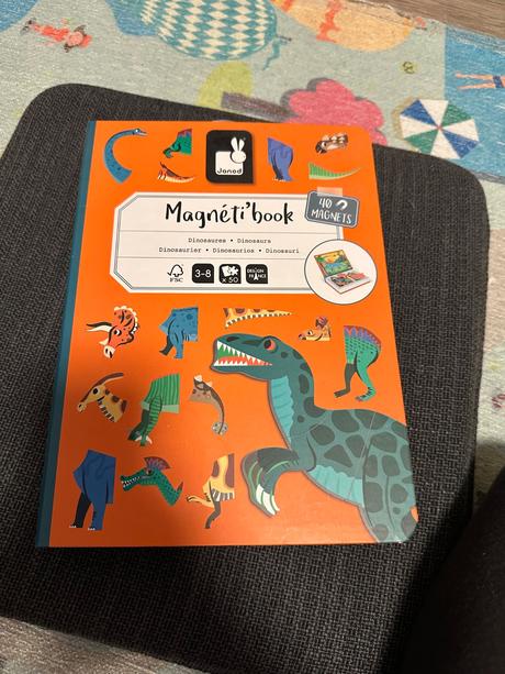 Magnetic book - magnetická knižka dinosaury, 