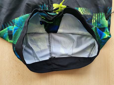 Pružné kraťasy, s