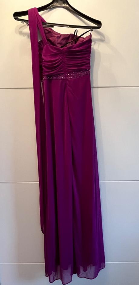 Saty na stuzkovu, na ples, s