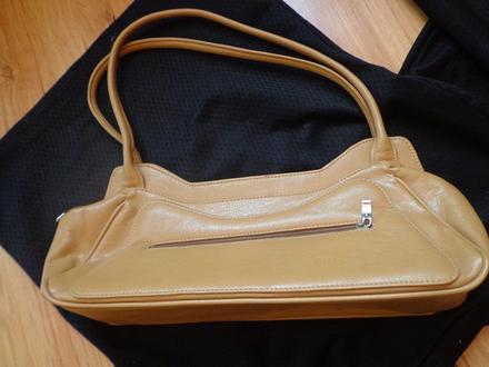 Béžová kabelka,