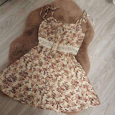 Xs/s romanticke saty, xs