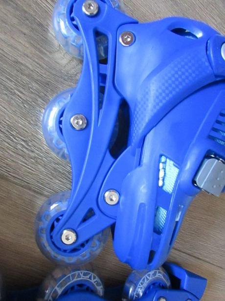 Kolieskove korcule a prilba, 28