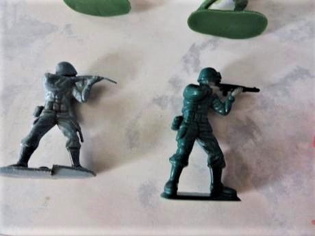 Sada gumených vojačikov/10 ks, 