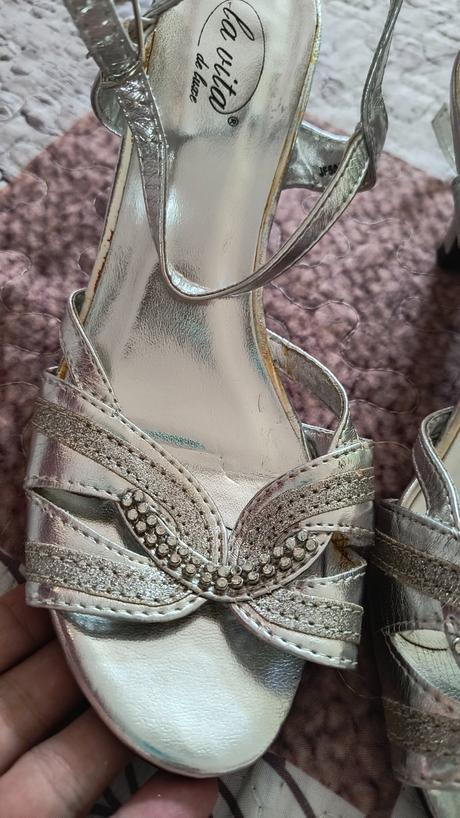 Strieborné sandálky, 37