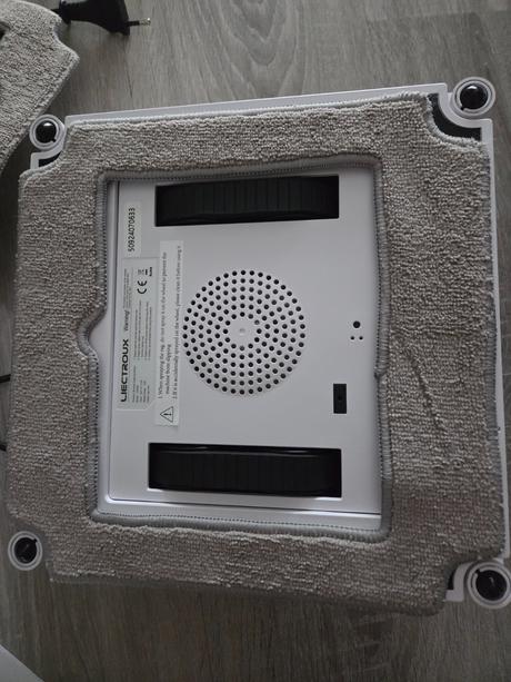 Robotický umývač okien,