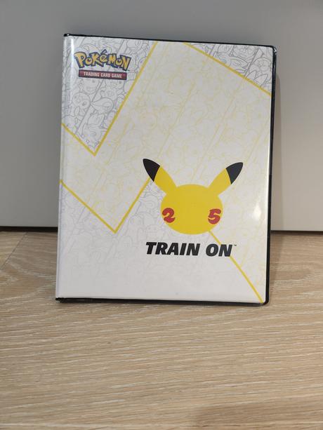 Pokémon album a5 train on, 