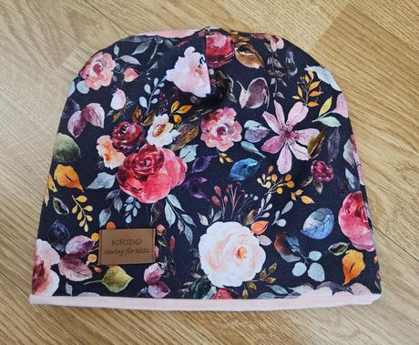 Kvietkovaná čiapka 8-10r, 52