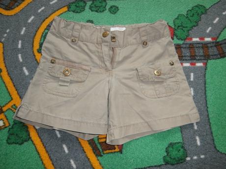 Dievčenské šortky, 104