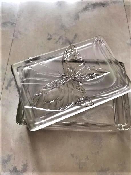 Sklenená stará kazetka,