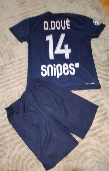 Dres paris saint-germain, desire doué, 164