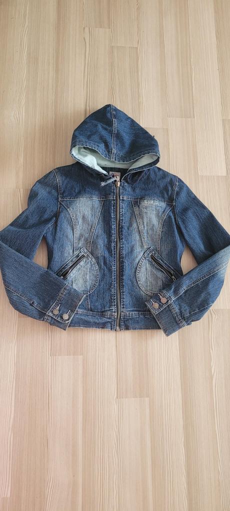 Riflova bunda na chrbte so srdieckom s kridlami, 38