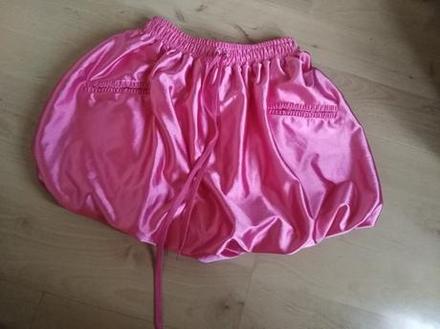Ružová mini sukňa, 146