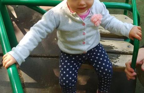 Sivý svetrík-86, f&f,86