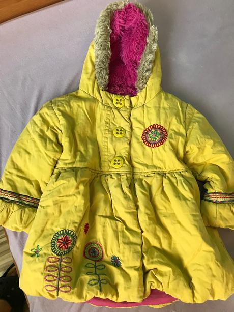 Zimná bundička s výšivkou, marks & spencer,104
