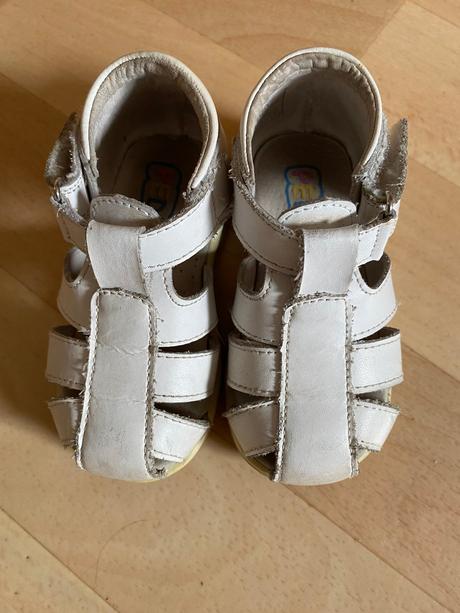 Sandálky biele, peddy,20