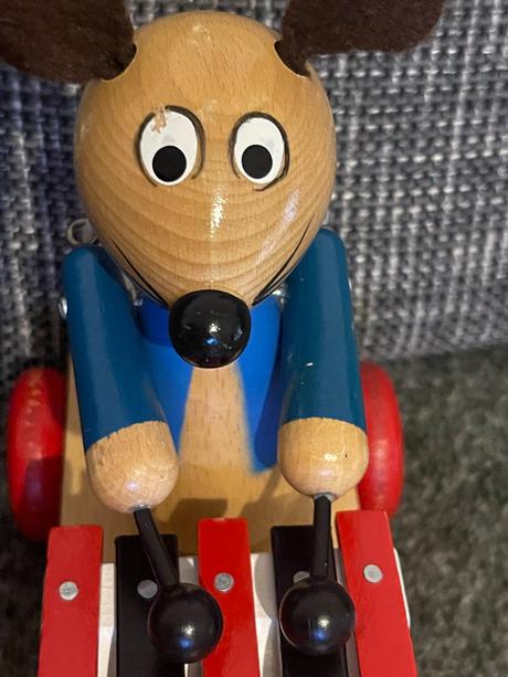 Drevená hračka - ťahacia myš s xylofonom, 