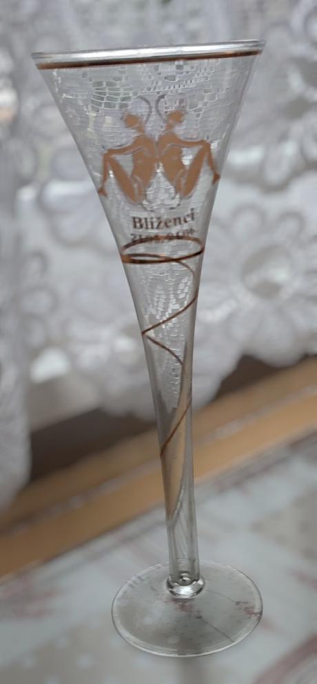 Pohár na šampanské so znamením, 