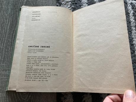 Umlčené zbraně československá zbrojní výroba(1966),