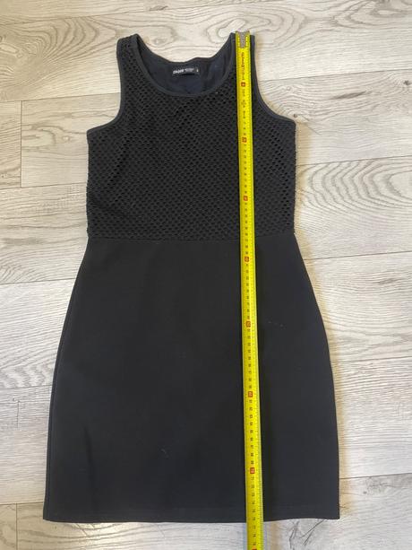 Čierne minišaty, s