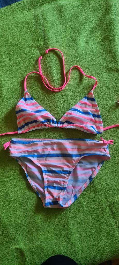 Dvojdielne dievčenské plavky, 158