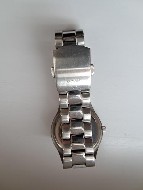 Hodinky guess, guess