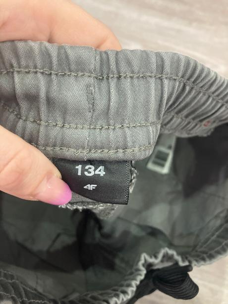 Kapsacove nohavice, 134