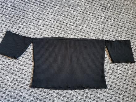 Top s odhalenými ramenami, gate,38