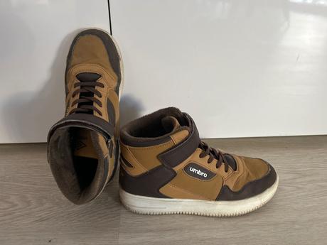 Chlapcenske clenkove topanky vel. 35, umbro,35