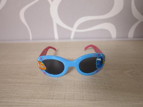 Slnečné okuliare s nemom a dory,