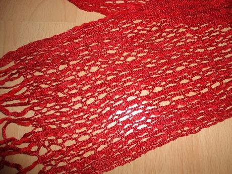 Červený tenký šál, 