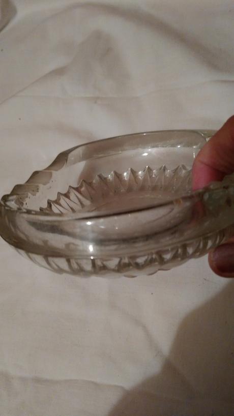 Sklenený popolník,