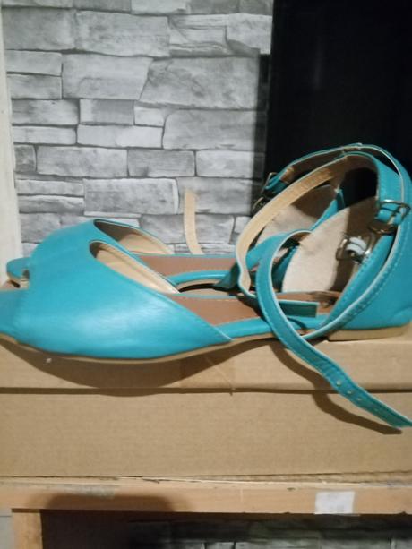 Dámske sandálky, 18